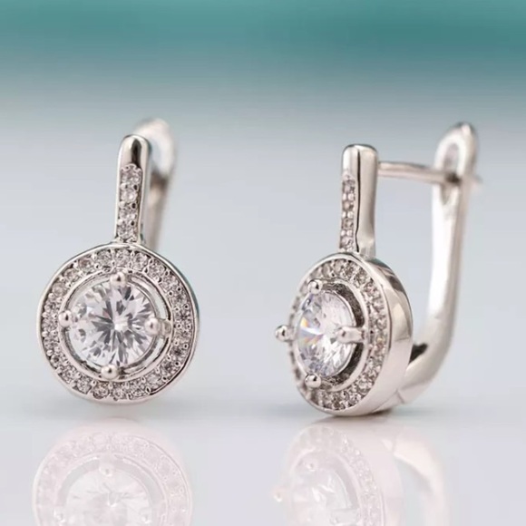 ¥925 Sterling Silver Round Stud Diamon Earrings - Picture 2 of 4